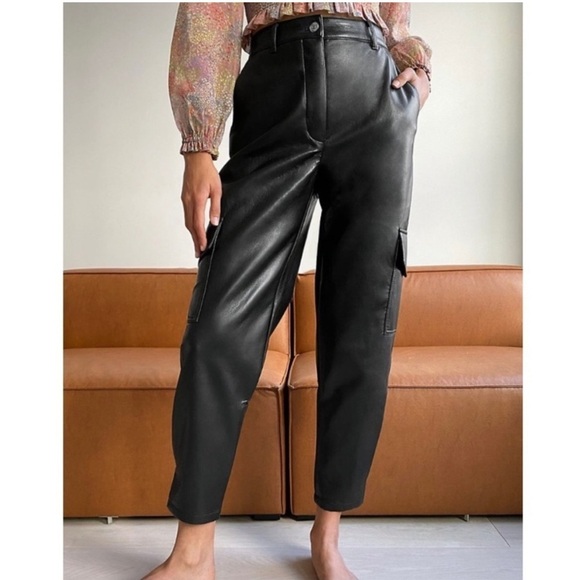 Wilfred Free Aritzia The Modern Vegan Leather High Rise Cargo Pants Size 12 - Picture 4 of 10